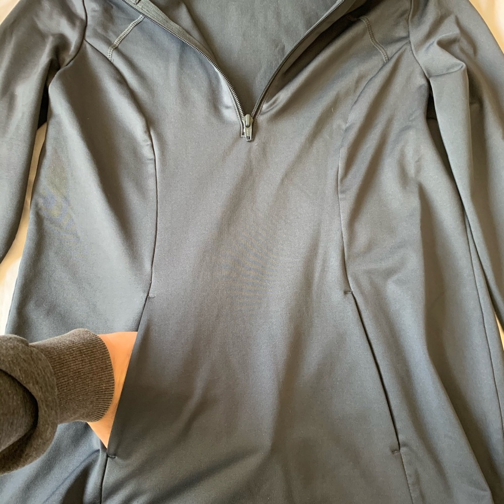 Women’s workout pullover - Picture 2 of 4